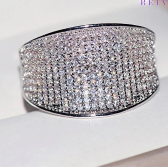 New .925 SS Luxury Simulated Diamond Conca… - Picture 3 of 5